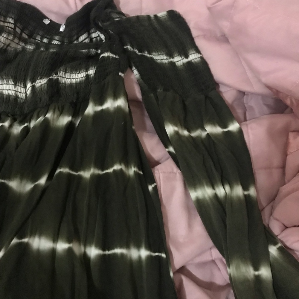 Green romper. - Picture 5 of 6